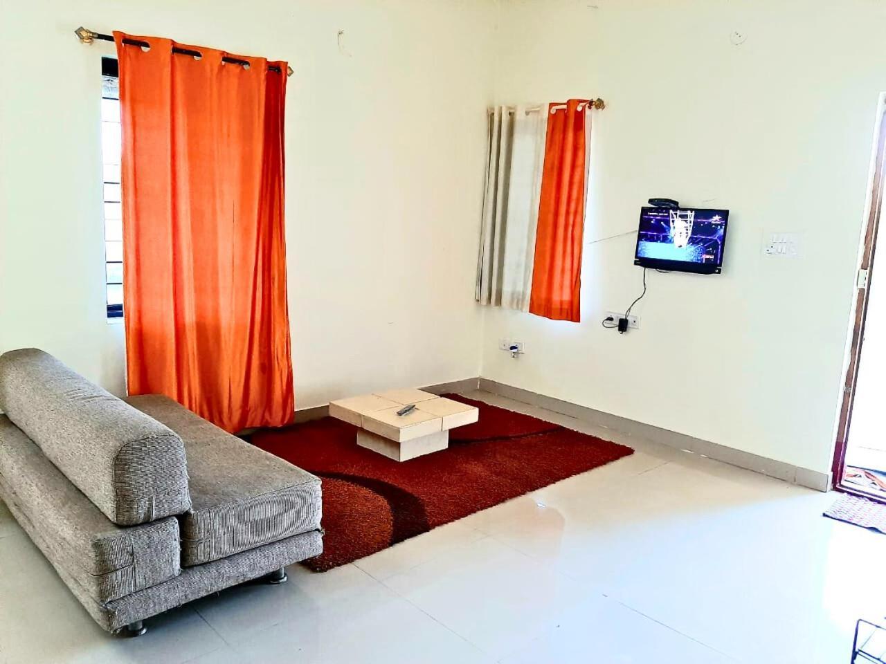 Golden Magnolia Homestay Bangalore Eksteriør billede