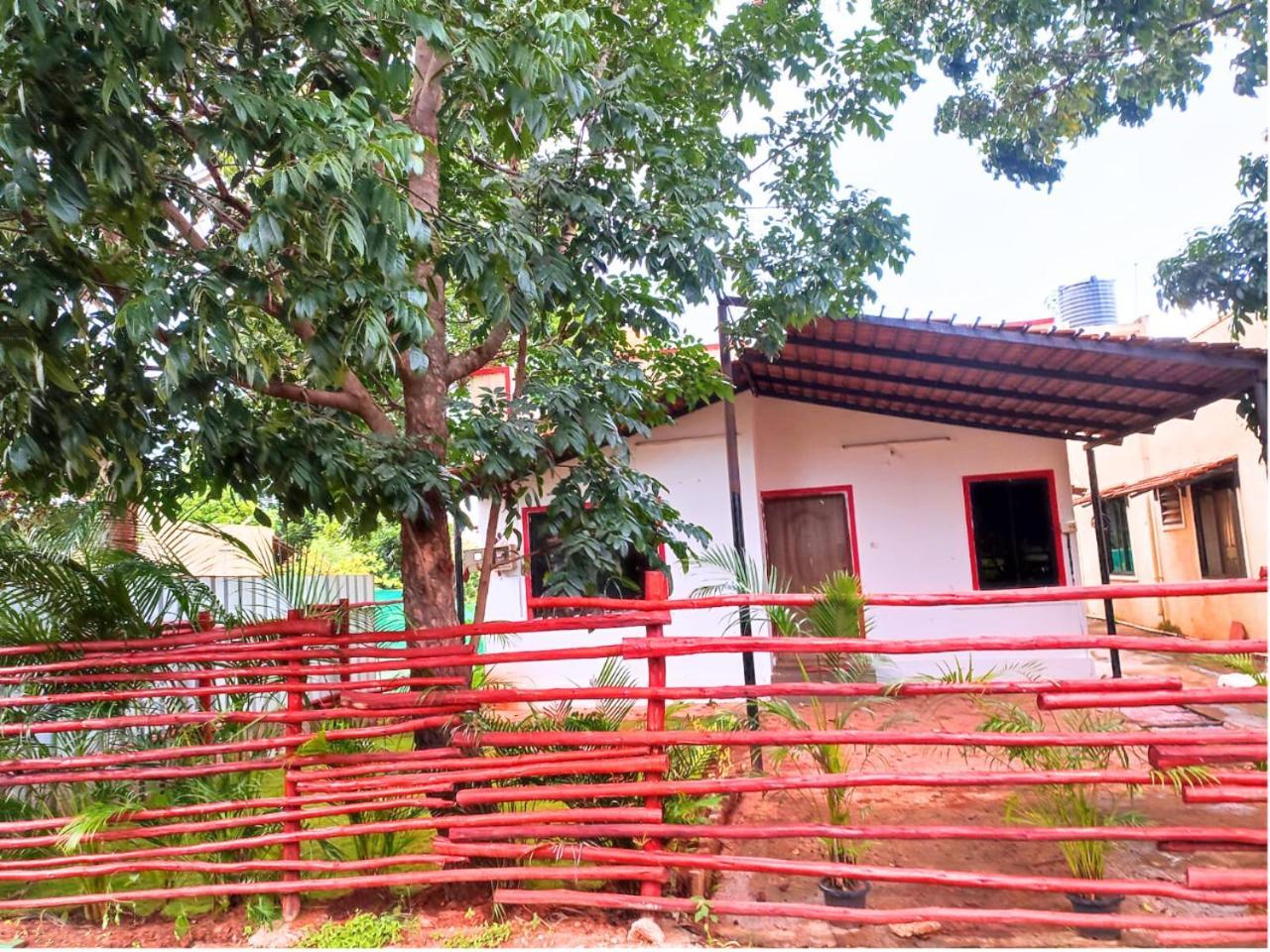 Golden Magnolia Homestay Bangalore Eksteriør billede